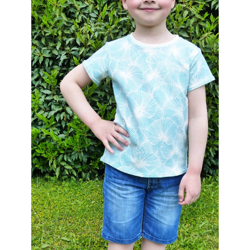 Un super T-shirt aux motifs de petites feuilles