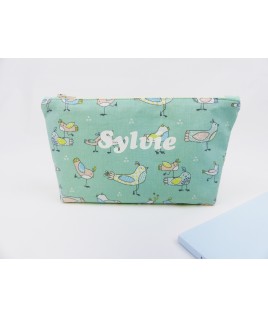 Fabriquée à la main en Moselle, cette trousse est très mignonne