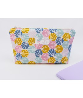 Ce trousse est personnalisée avec un prénom ou un message