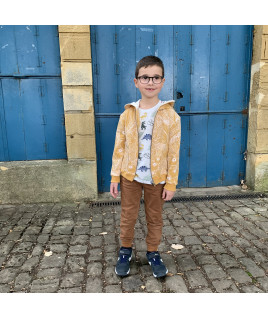 Sweat Dino : Couture avec des tissus en French Terry et bord-côte de qualité.