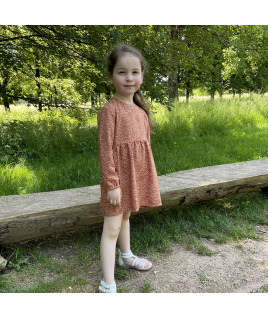 6 versions différentes de la robe Elena 6 versions différentes de la robe Elena