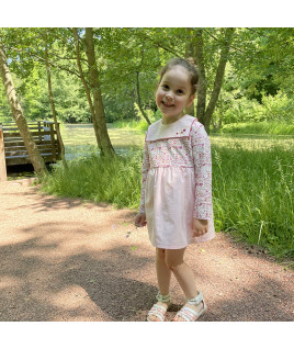 Patron de couture : Elena, une robe enfant avec variations de cols et de manches