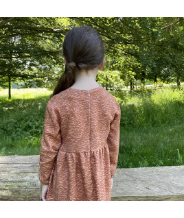 Patron de couture : Elena, une robe enfant avec variations Patron de couture : Elena, une robe enfant avec variations