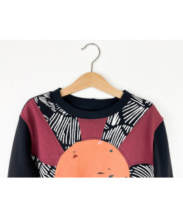 T-shirt Luminous - Finition impeccable avec encolure bord-côte et ourlets soignés. T-shirt Luminous - Finition impeccable avec encolure bord-côte et ourlets soignés.