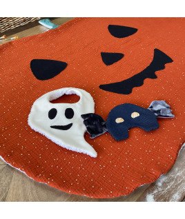Création du bavoir fantôme pour bébé avec le patron Bébé Halloween