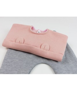 Avec le sarouel pour bébé, cela en fait une très jolie tenue pour l'hiver