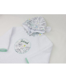 Le joli poncho aux motifs oiseaux Le joli poncho aux motifs oiseaux