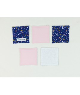 Ce lot de 5 lingettes aux couleurs harmonieuses avec un tissue éponge bio très doux