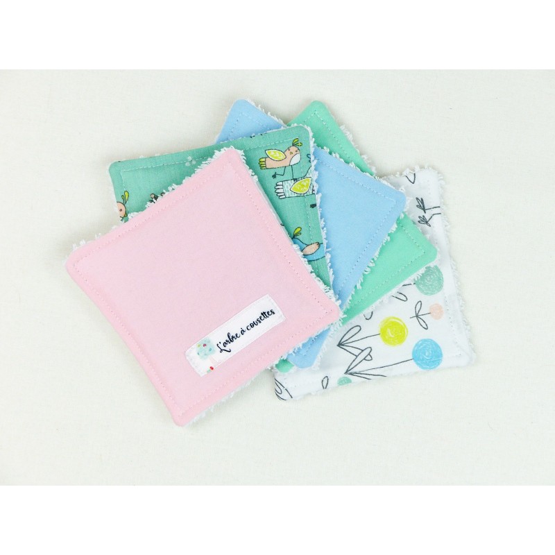 Les lingettes démaquillantes multicolores, du peps dans votre salle de bain