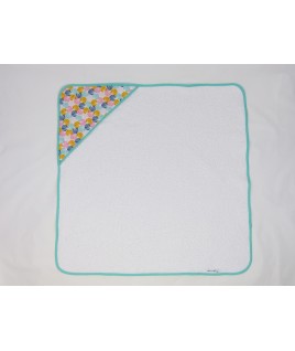 Une serviette bien chaude pour envelopper bébé