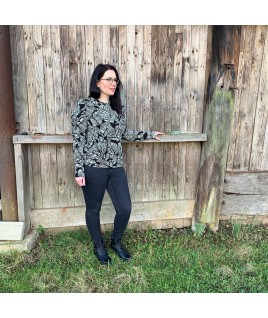 Tendance et moderne ce sweat