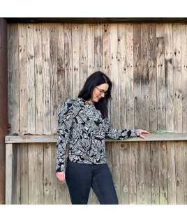 Fabrication française, ce pull est cousu main avec soin et qualité