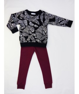 L'ensemble très élégant pour les enfants