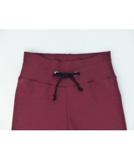 La taille se règle avec le cordon