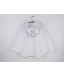 La capuche est très pratique pour nos petits bouts de choux La capuche est très pratique pour nos petits bouts de choux