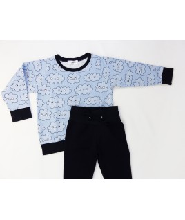 Une belle combinaison que ce pantalon noir en French Terry et le pull nuage, fabriqués en France