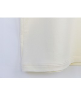 La finition de ce petit haut pour femme est impeccable