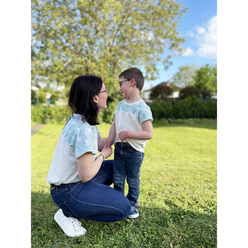 Ce superbe t-shirt est assorti au haut nénuphar de maman. une super idée de cadeau pour la fête des mères