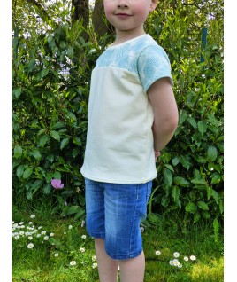 Voilà un T-Shirt en tissu bio, très doux et très sain pour nos enfants